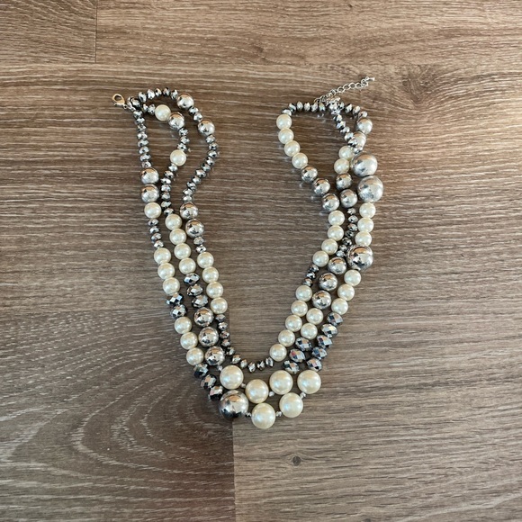 Stunning Pearl Necklace - Picture 4 of 8